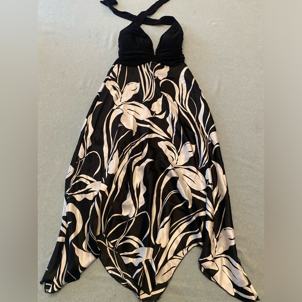 Speechless halter dress, size medium, measurements in photos